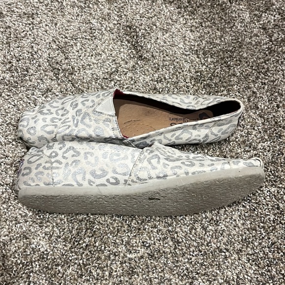 BOBS Cheetah Print Size 9 - Picture 5 of 8